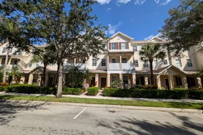 265 Indian Creek Parkway #105 1