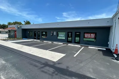 2424 N Dixie Highway 1