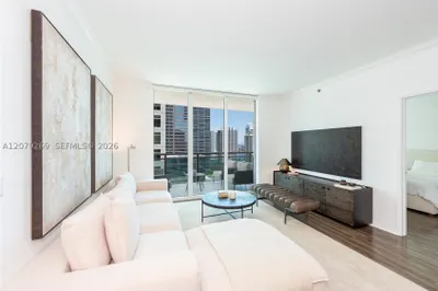 950 Brickell Bay Dr #2304 1