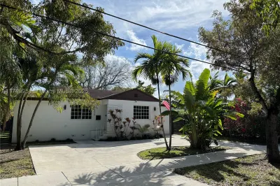 6520 SW 16th St 1