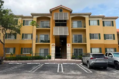 7220 NW 114th Ave #105 1