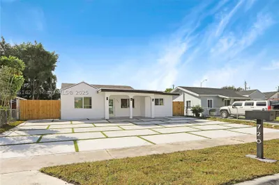720 NE 2nd Pl 1