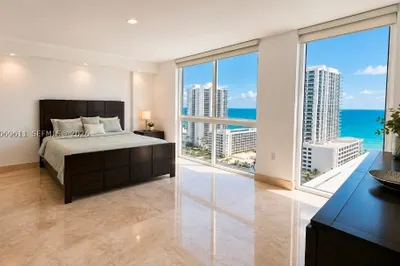 150 Sunny Isles Blvd #1-UPH1 1