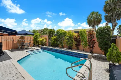 4001 W 10th Ct 1