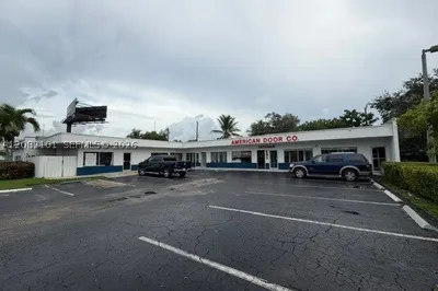 595 W Prospect Rd 1
