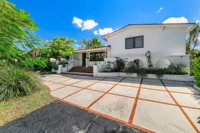 2408 NE 17th Terrace 1