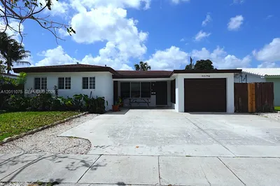 Charming single-family home with spacious driveway