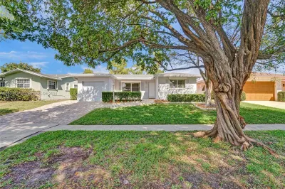 307 SE 4th St 1