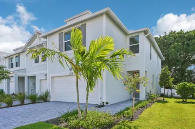 636 Salisbury Circle 1
