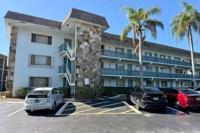 2000 Springdale Boulevard #102 1