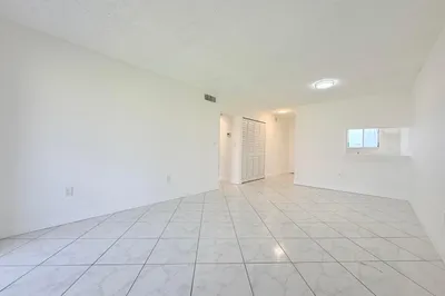6106 Forest Hill Boulevard #204 1