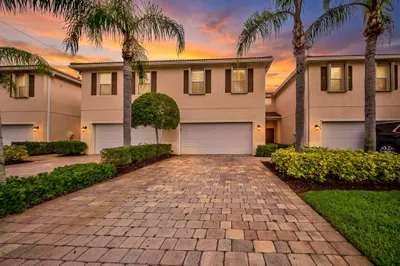 6463 Azura Lake Road 1