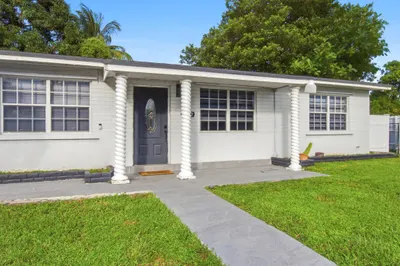 3907 SW 59TH Avenue #1 1