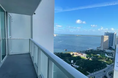 244 Biscayne Blvd #3805