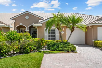 611 NW Broken Oak Trail 1
