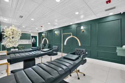 Turnkey Permanent Makeup & Beauty Studio For Sale In We 1