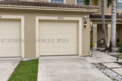8520 E Southgate Shores Cir #8520 1