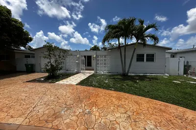 7725 Grandview Boulevard #7725 1