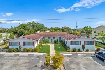 541 NE 44th Street #B 1