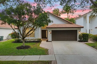 981 Delray Lakes Drive 1