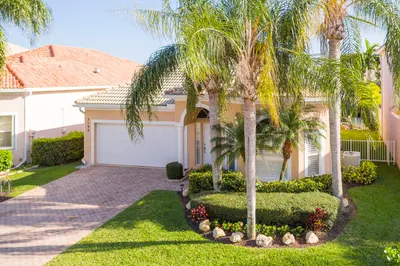 3194 El Camino Real 1