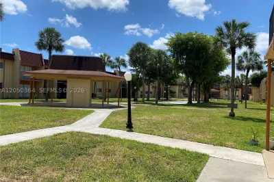 2840 NW 55th Ave #2D 1