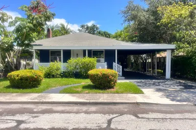 1006 S M Street 1