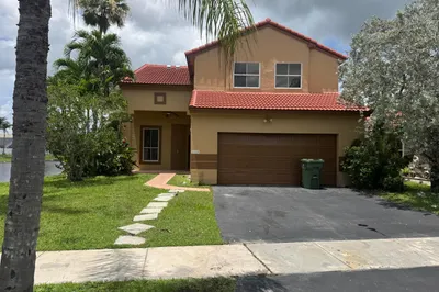 19199 NW 19th Street 1