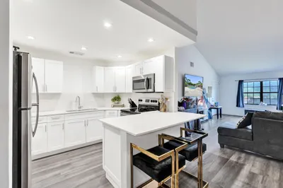 4225 S 57th Avenu #E 1