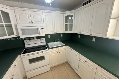 12590 NE 16th Ave #509 1