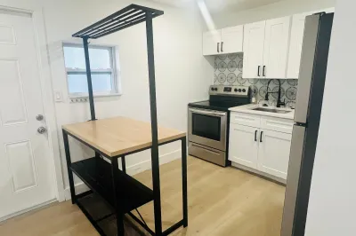 1720 N 17th Avenue #6 1