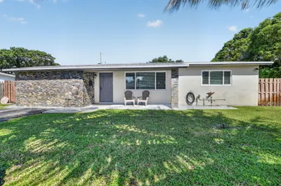 103 SW 14th Street 1