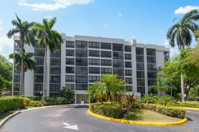 5951 Wellesley Park Drive #707 1