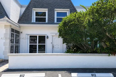 812 NE 26th Ave 1
