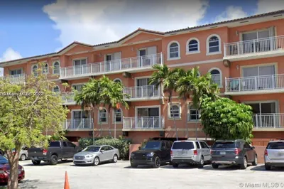 9008 Collins Ave #201 1
