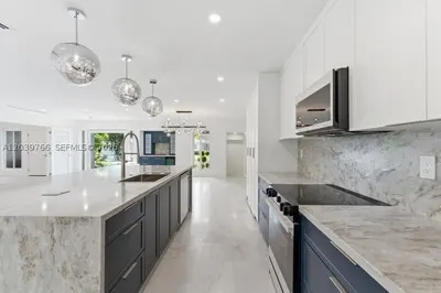 291 E Shore Dr E 1
