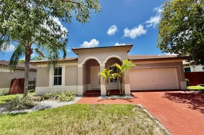2123 NE 38th Rd #2123 1