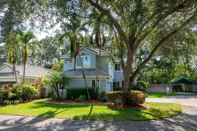 8815 Woodside Ct 1