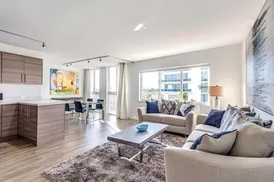 720 Bayshore Drive #403 1