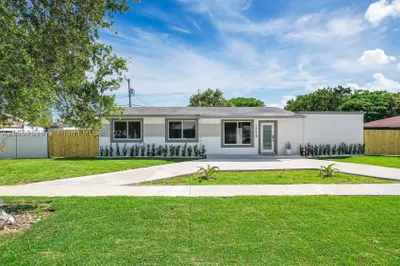 10620 SW 200th St 1