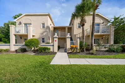1673 SE Green Acres Circle #NN201 1