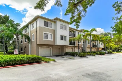 1400 S Crestwood Ct S #1401 1