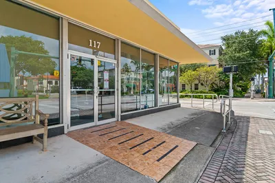117 NE 5th Avenue 1