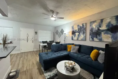 1860 Venice Park Dr #224 1