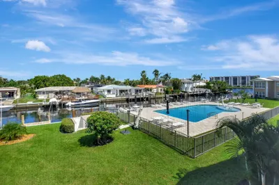 701 NE Harbour Terrace #205 1