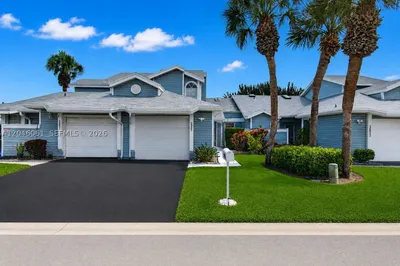 3855 Island Club Cir 1