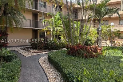 10975 SW 107th St #313 1