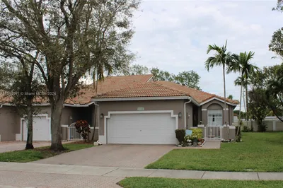 2620 E Aragon Blvd #3 1
