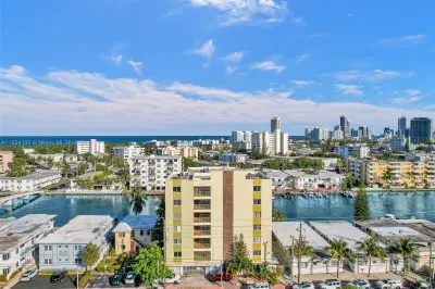 8001 Crespi Blvd #6B 1