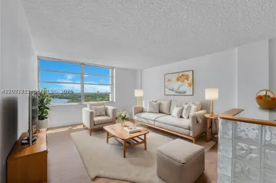 150 SE 25th Rd #15J 1